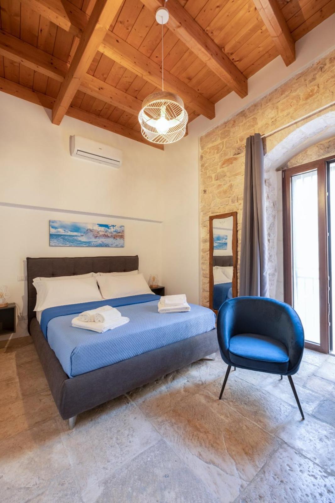 Palazzo Rizzi Dimora Dei Templari Hotel Bitetto Exterior photo